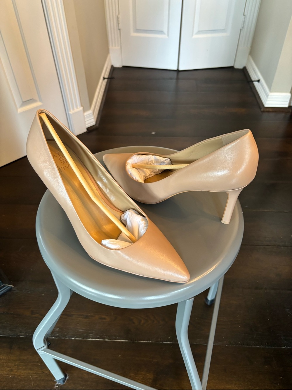 Brand New with box Naturalizer Classic Pointed-Toe Women’s Pumps in Nude